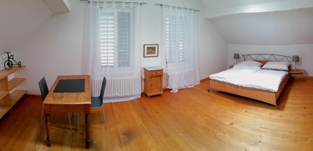 Rooms-Zimmer Нойхаузен ам Райнфал Екстериор снимка